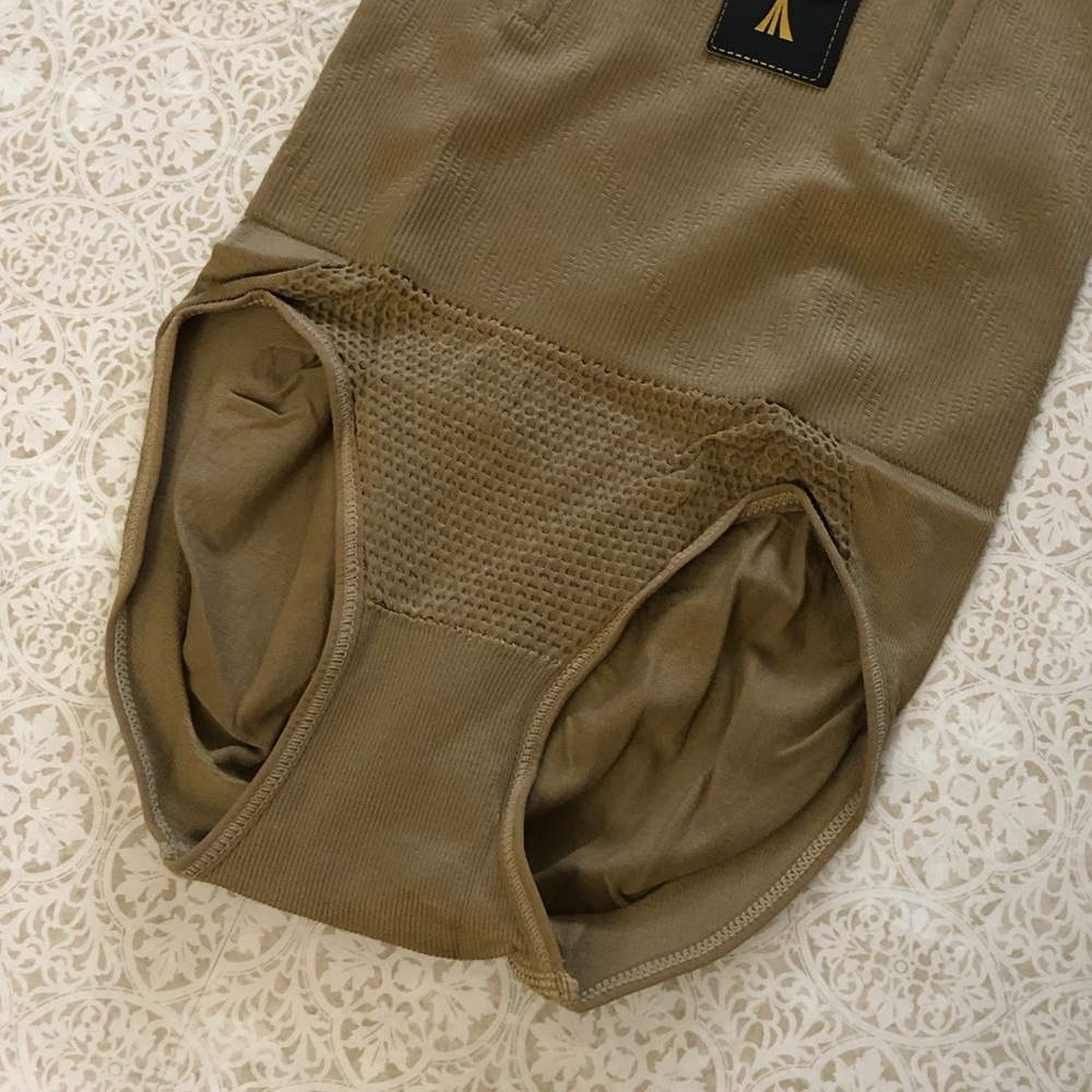 Shape Wear - Picture 4 of 6